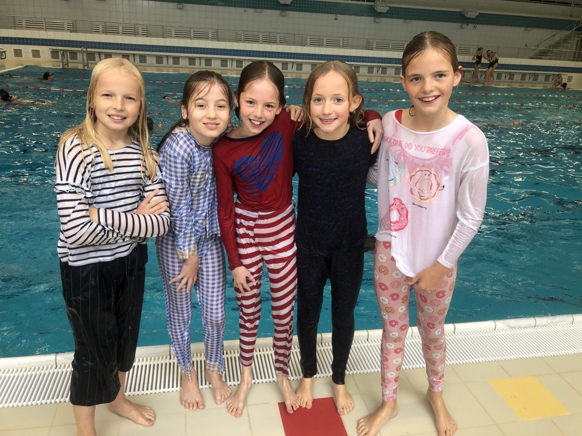JEP been geleidelijk 5A: zwemmen met kleren! – Sint-Paulus Smidsestraat Gent